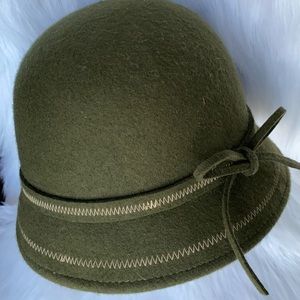 Vintage style army green wool hat EUC